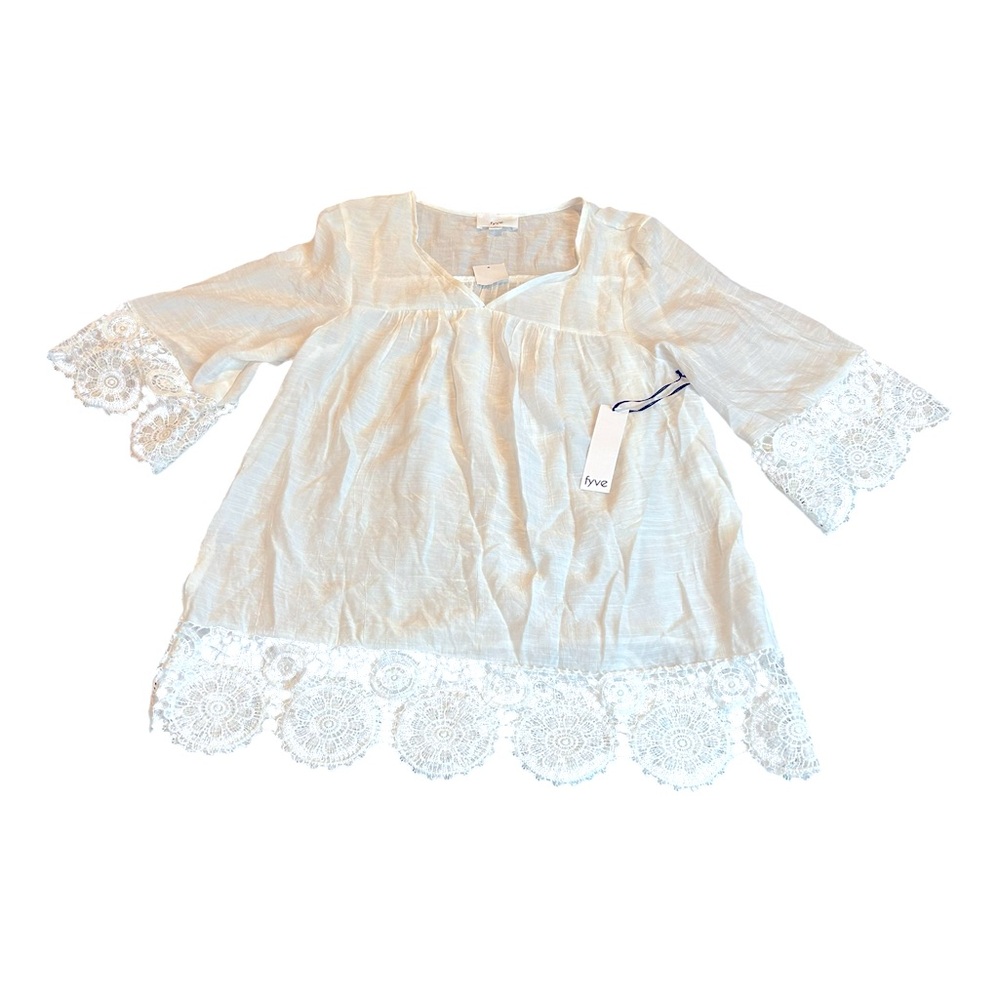 3/$15 Fyve White Lace Trim Tunic Top